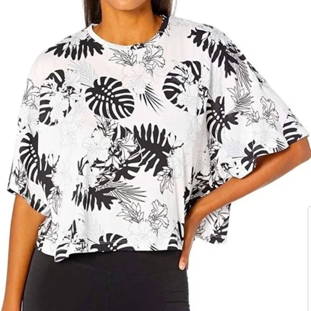 Puma Fashion Exotic Leaves Hawaii Floral White Cropped Boxy Relaxed Tee Top Larg